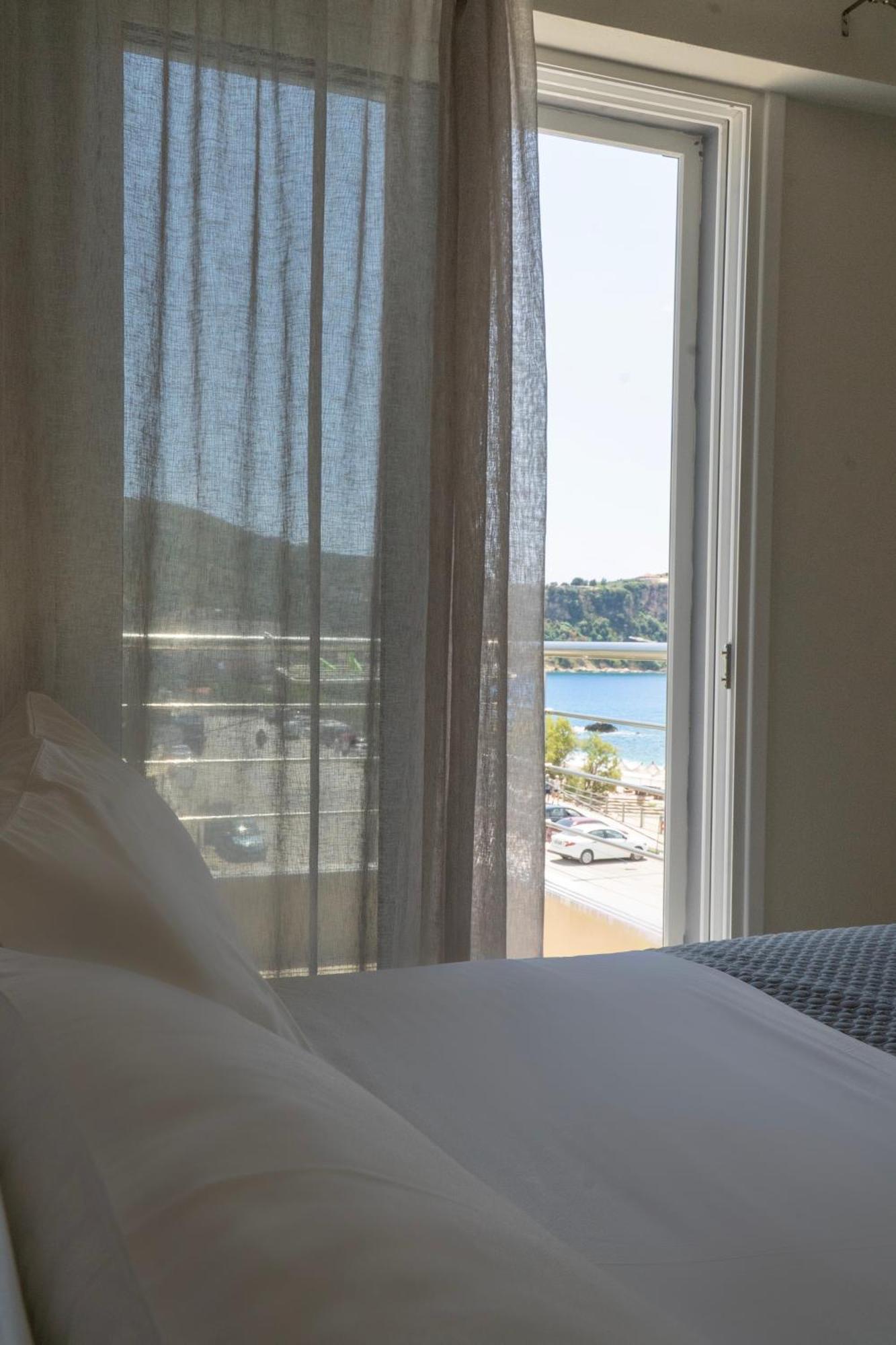Rondo'S Hotel Himare Exterior photo