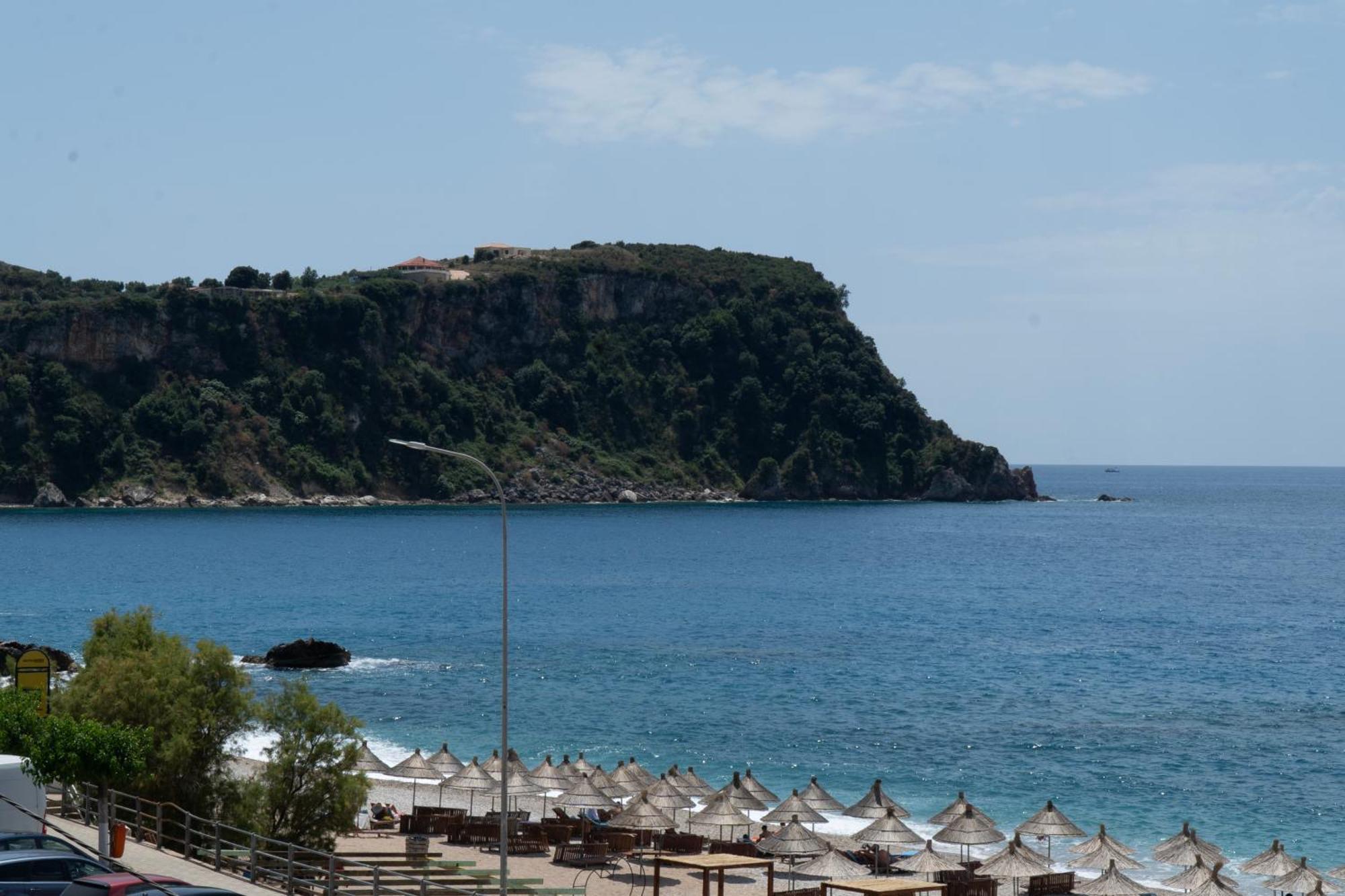 Rondo'S Hotel Himare Exterior photo