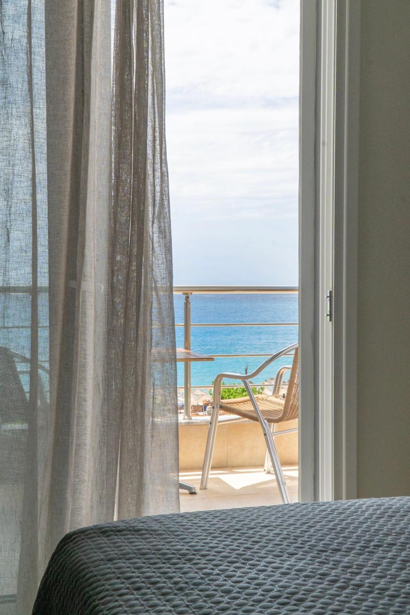 Rondo'S Hotel Himare Exterior photo