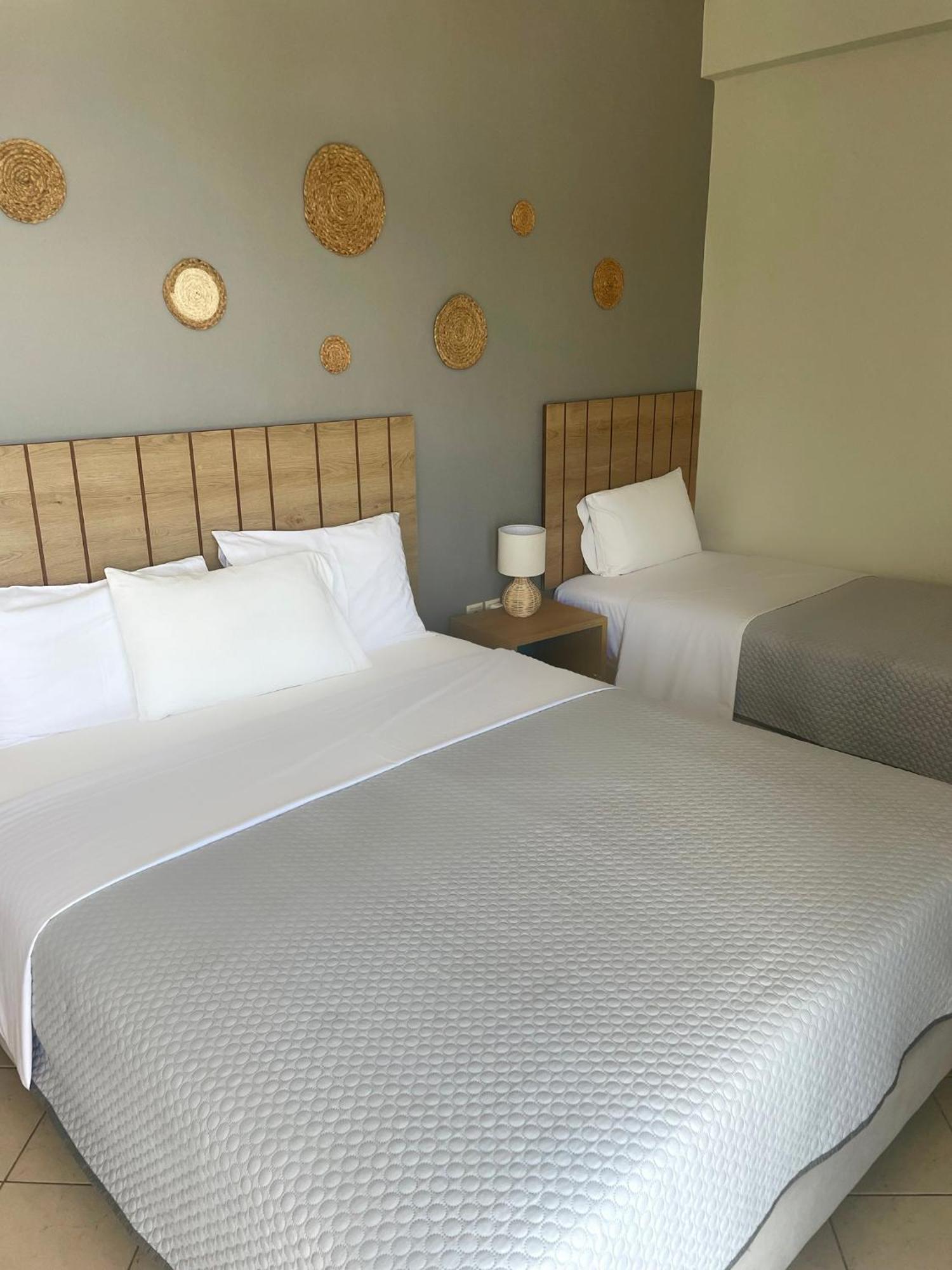 Rondo'S Hotel Himare Exterior photo