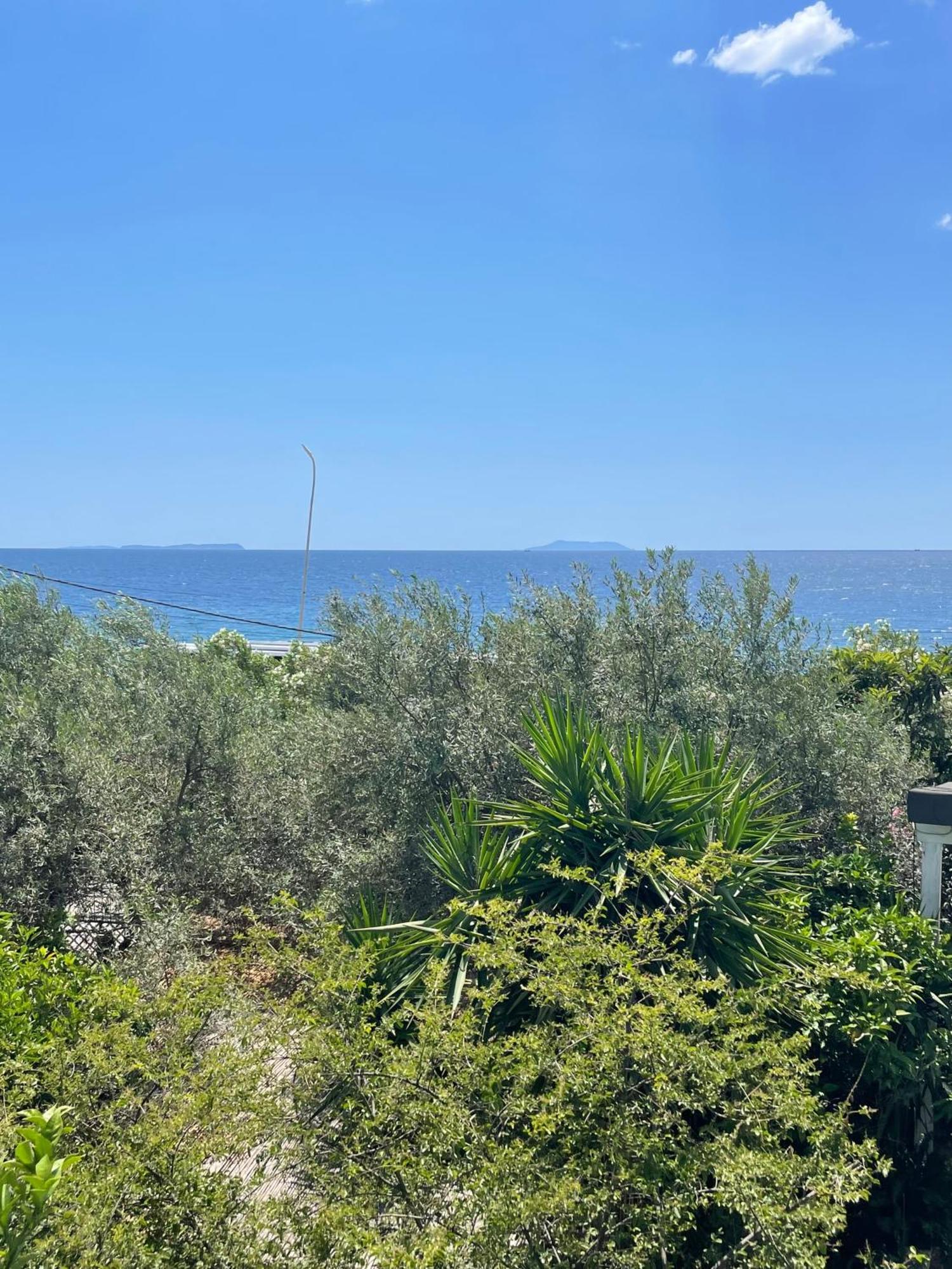 Rondo'S Hotel Himare Exterior photo